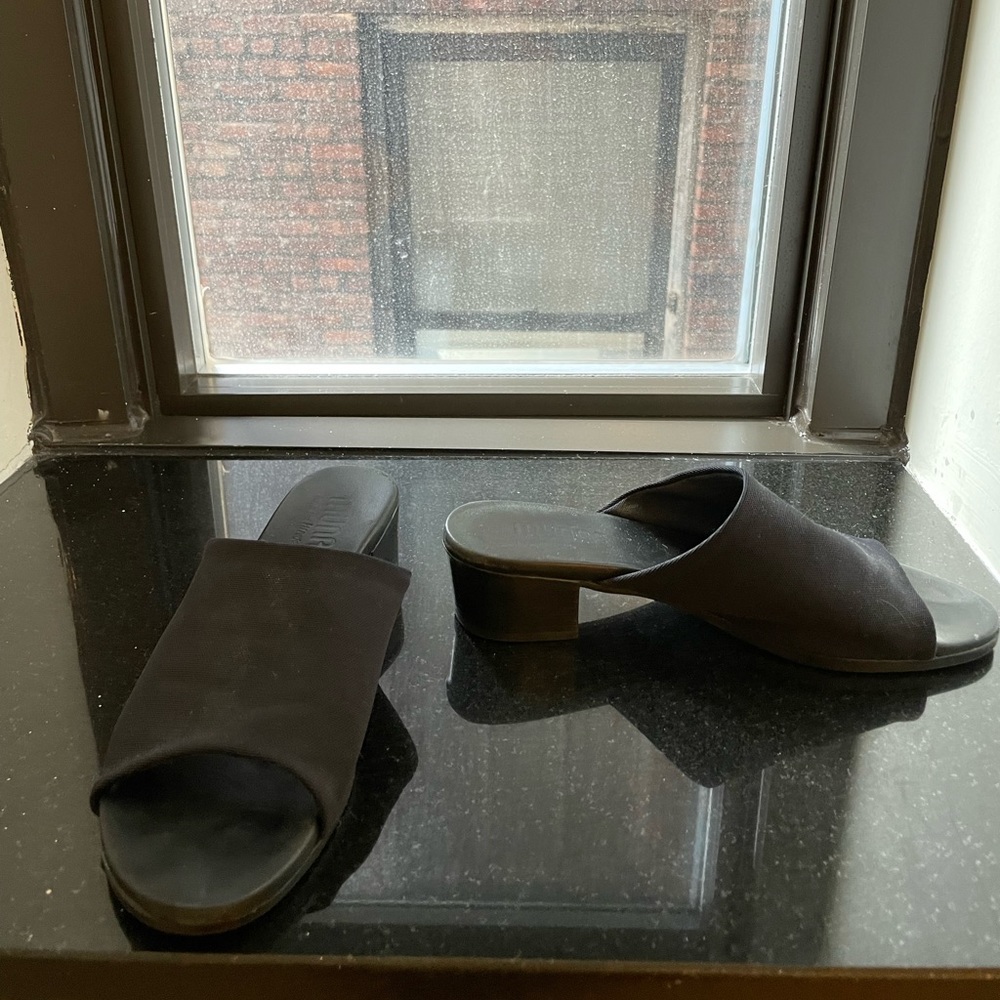 Munro mules size 6.5